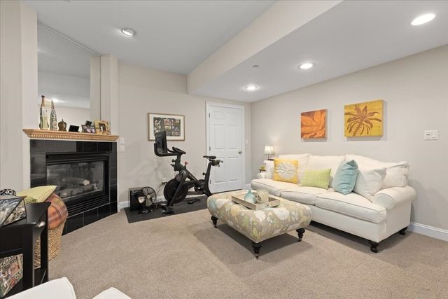 923 Lagrange St 923, Boston, MA 02132