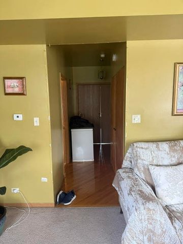 8008 S Ridgeland Avenue 2A, Chicago, IL 60617