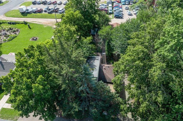 720 Bluff Avenue E, Shakopee, MN 55379