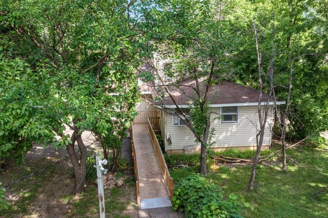 720 Bluff Avenue E, Shakopee, MN 55379