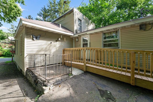 720 Bluff Avenue E, Shakopee, MN 55379