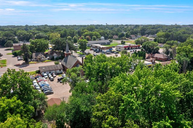 720 Bluff Avenue E, Shakopee, MN 55379