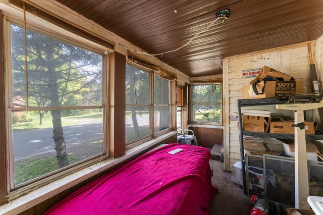 720 Bluff Avenue E, Shakopee, MN 55379