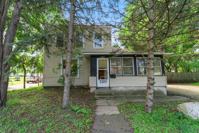 720 Bluff Avenue E, Shakopee, MN 55379