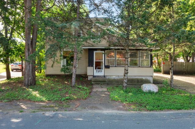 720 Bluff Avenue E, Shakopee, MN 55379