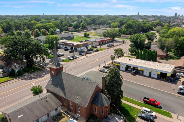 720 Bluff Avenue E, Shakopee, MN 55379