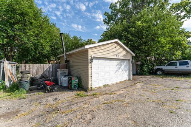 720 Bluff Avenue E, Shakopee, MN 55379