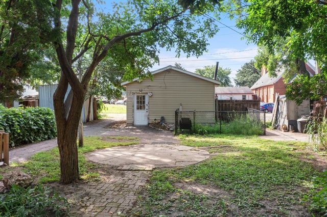 720 Bluff Avenue E, Shakopee, MN 55379