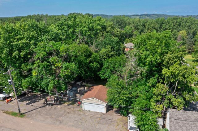 720 Bluff Avenue E, Shakopee, MN 55379