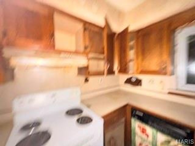 8 Price Meadows Drive, St Louis, MO 63132