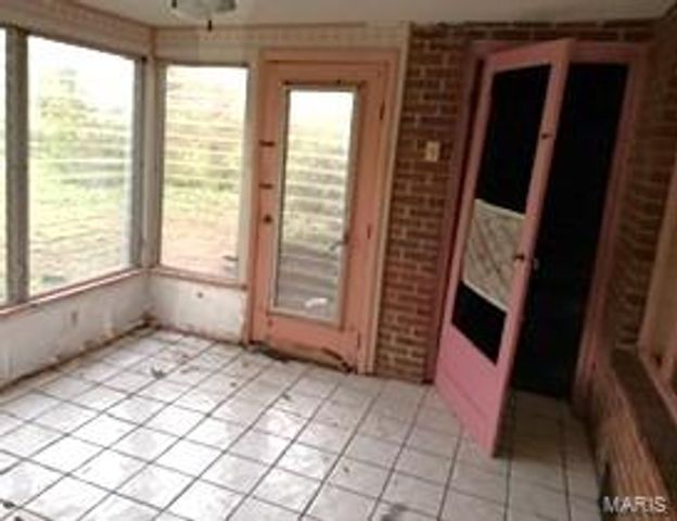 8 Price Meadows Drive, St Louis, MO 63132