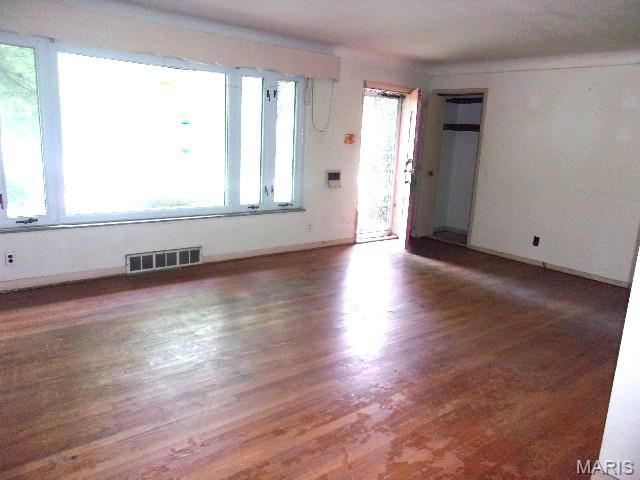8 Price Meadows Drive, St Louis, MO 63132