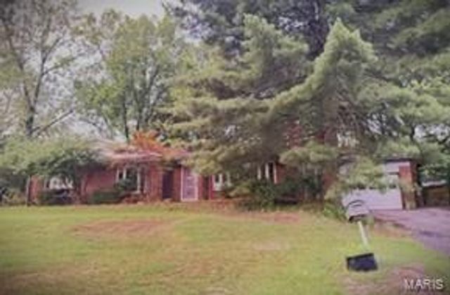 8 Price Meadows Drive, St Louis, MO 63132