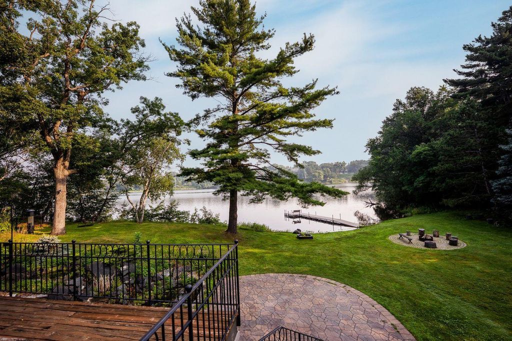345 Salem Church Road, Sunfish Lake, MN 55118 — exterior