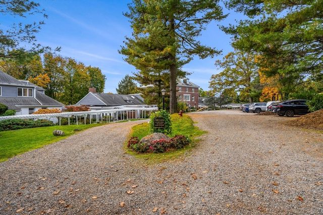 36 Ober Rd 36, Newton, MA 02459