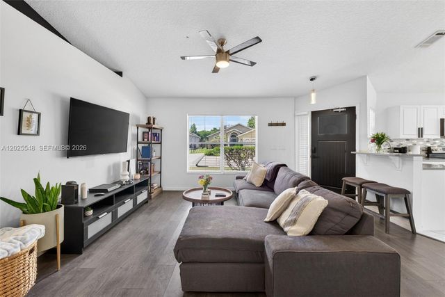 2303 NORTHERN LEAF ST, Orlando, FL 32817