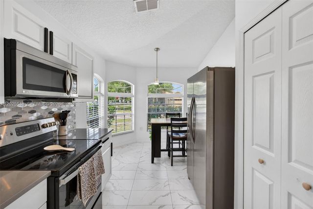 2303 NORTHERN LEAF ST, Orlando, FL 32817