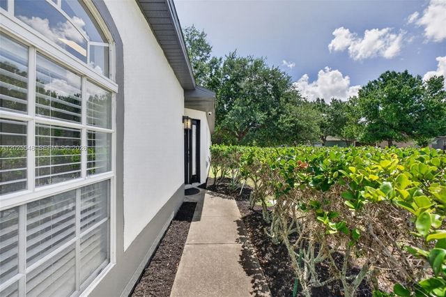 2303 NORTHERN LEAF ST, Orlando, FL 32817