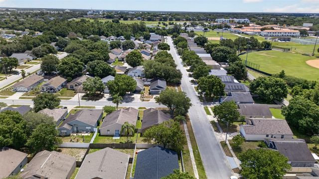 2303 NORTHERN LEAF ST, Orlando, FL 32817