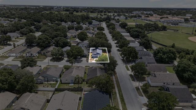 2303 NORTHERN LEAF ST, Orlando, FL 32817