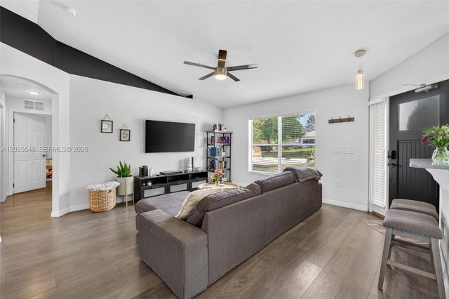 2303 NORTHERN LEAF ST, Orlando, FL 32817