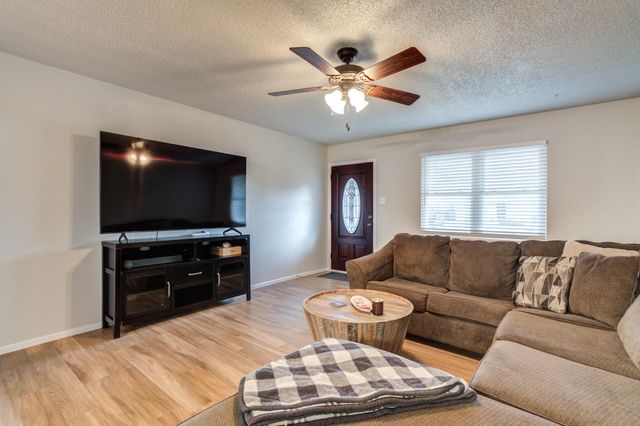 4826 6th Street, Lubbock, TX 79416