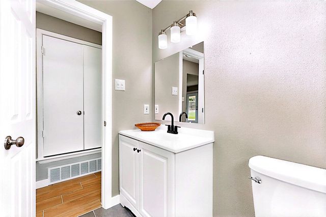 6600 Cervantes Avenue, Fort Worth, TX 76133