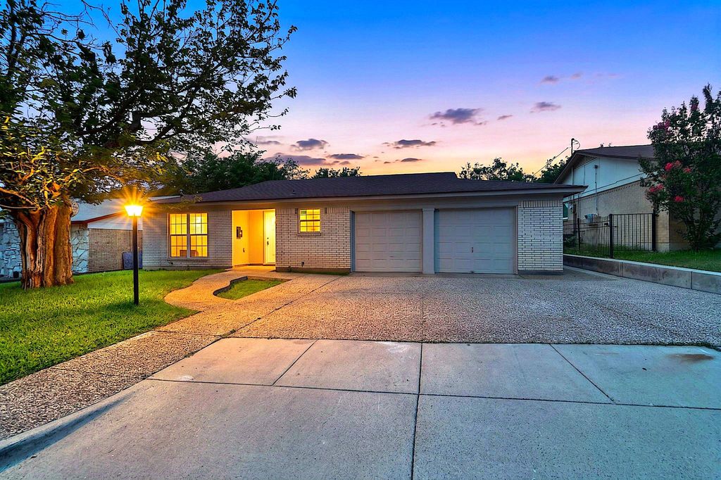 6600 Cervantes Avenue, Fort Worth, TX 76133