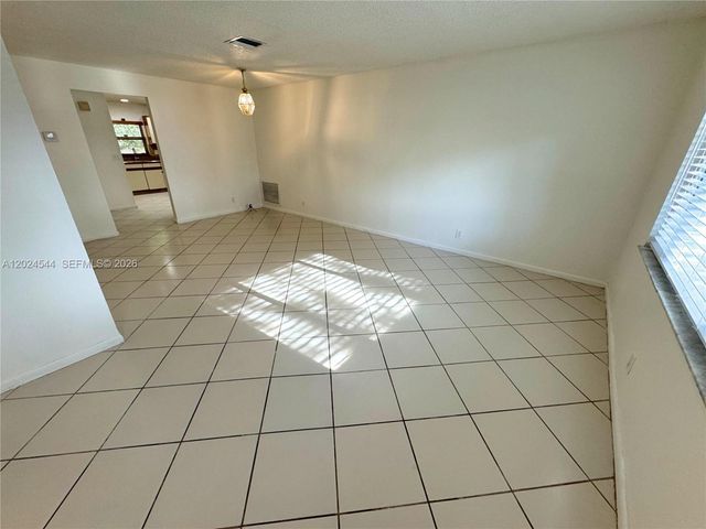61 SW 34th Ave, Deerfield Beach, FL 33442