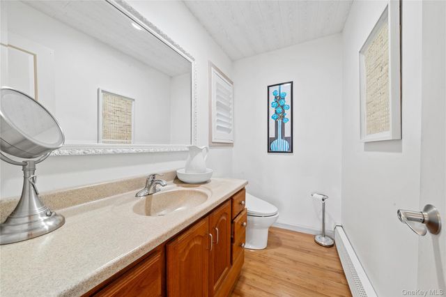 85 S Dunton Avenue, East Patchogue, NY 11772