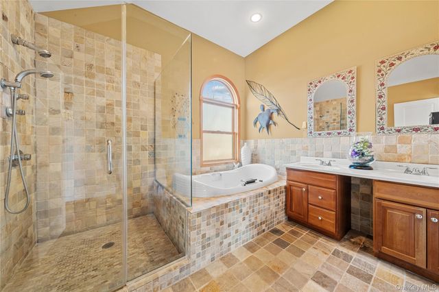 85 S Dunton Avenue, East Patchogue, NY 11772