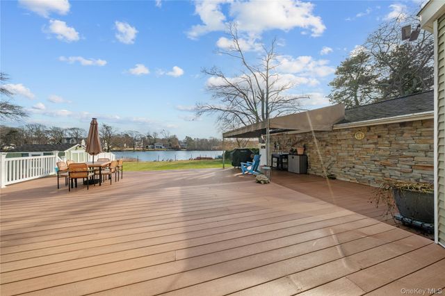 85 S Dunton Avenue, East Patchogue, NY 11772