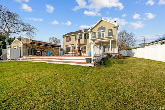 85 S Dunton Avenue, East Patchogue, NY 11772