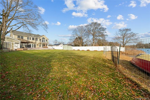 85 S Dunton Avenue, East Patchogue, NY 11772