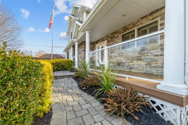 85 S Dunton Avenue, East Patchogue, NY 11772