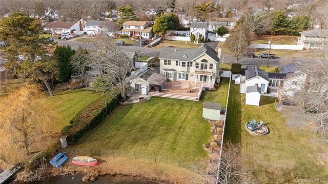 85 S Dunton Avenue, East Patchogue, NY 11772