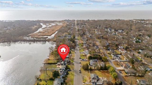 85 S Dunton Avenue, East Patchogue, NY 11772