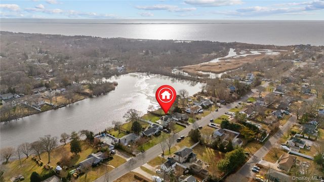 85 S Dunton Avenue, East Patchogue, NY 11772