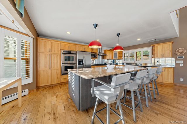 85 S Dunton Avenue, East Patchogue, NY 11772