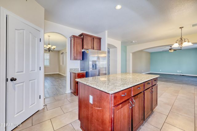 12108 CHAPEL HILL Road, Horizon City, TX 79928