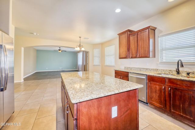 12108 CHAPEL HILL Road, Horizon City, TX 79928