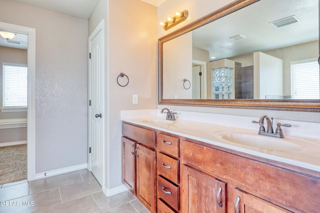 12108 CHAPEL HILL Road, Horizon City, TX 79928