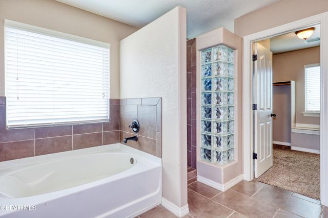 12108 CHAPEL HILL Road, Horizon City, TX 79928