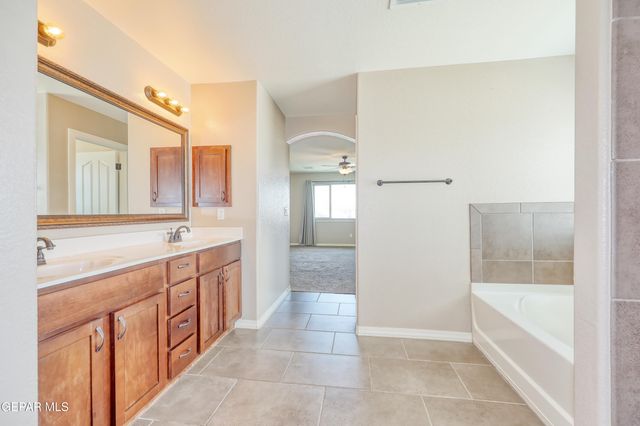 12108 CHAPEL HILL Road, Horizon City, TX 79928