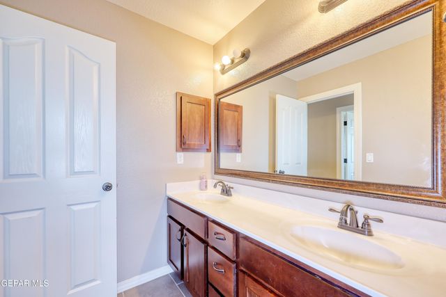 12108 CHAPEL HILL Road, Horizon City, TX 79928