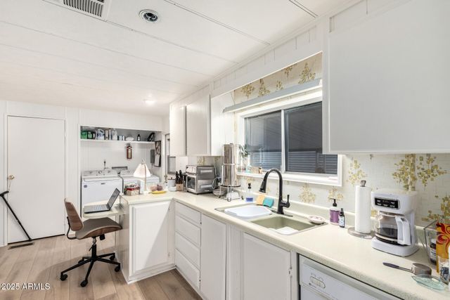 11811 N 19TH Avenue 24, Phoenix, AZ 85029