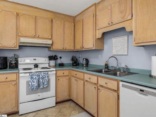 702 Willow Branch Drive, Simpsonville, SC 29680