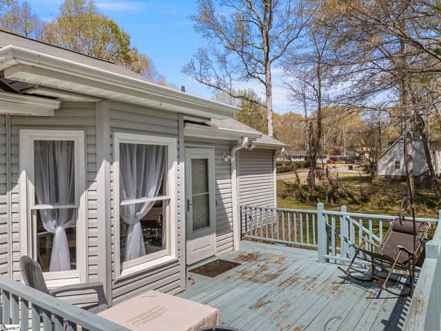 702 Willow Branch Drive, Simpsonville, SC 29680