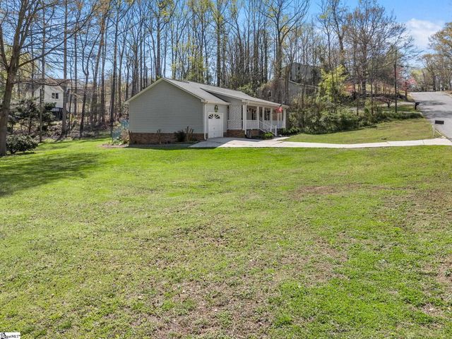 702 Willow Branch Drive, Simpsonville, SC 29680