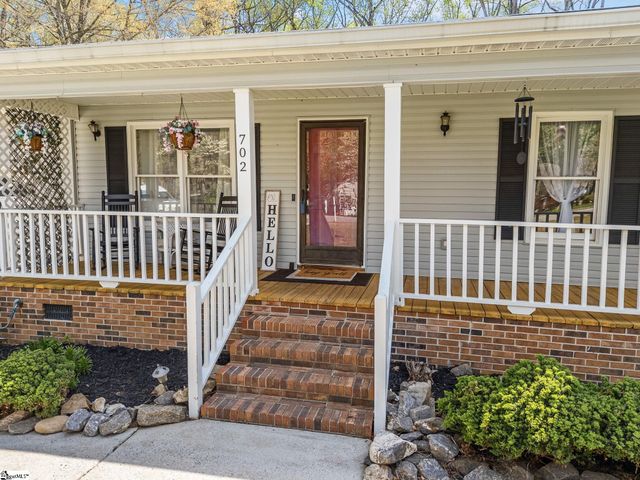 702 Willow Branch Drive, Simpsonville, SC 29680